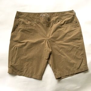 Mountain Hardware Bermuda Shorts Size 14 Tan Leg Pocket Inseam 11"